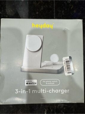 heyday 3-in-1 Charging Stand in White and Silver
